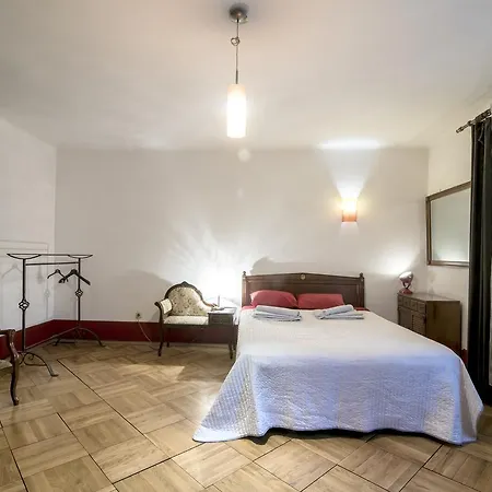 Red Hostel *